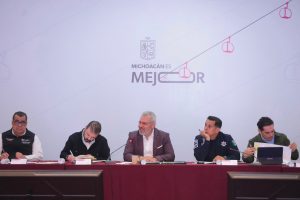 Bedolla acuerda con comunidades indígenas ruta de seguridad de Peribán a Jacona.