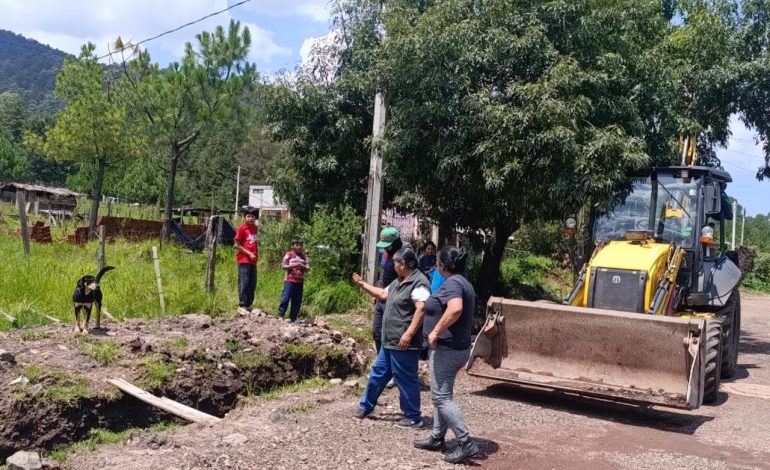 Despliega Gobierno de Hidalgo operativo de apoyo a familias afectadas por tromba en El Porvenir.