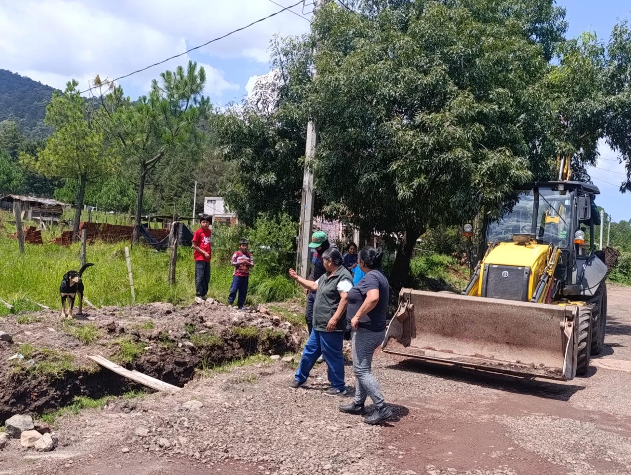Despliega Gobierno de Hidalgo operativo de apoyo a familias afectadas por tromba en El Porvenir.