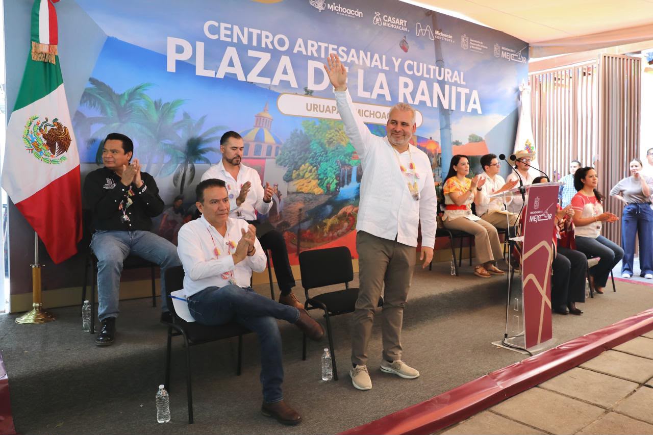 Inaugura Bedolla Centro Artesanal y Cultural “Plaza de la Ranita”, punto de encuentro para las familias de Uruapan.