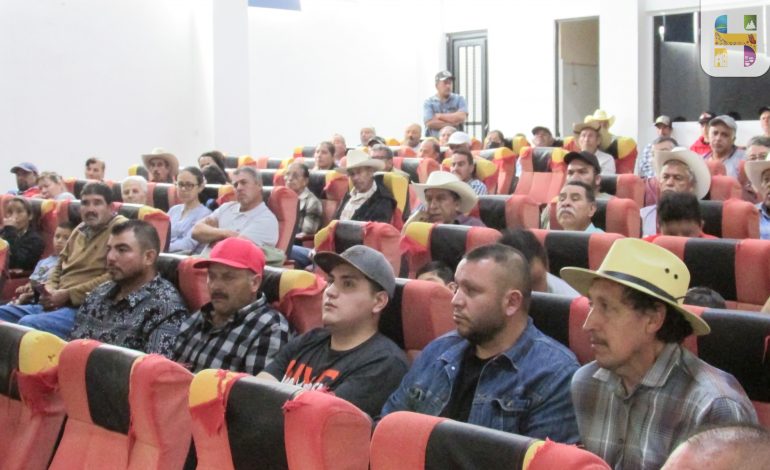 Ganaderas y ganaderos de Hidalgo reciben capacitación para prevenir y atender el gusano barrenador.