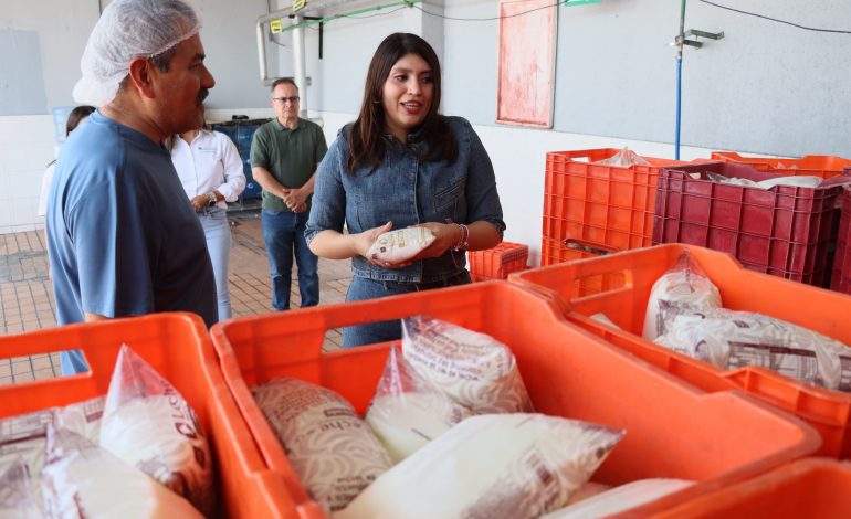 Leche para el Bienestar llegará a los 127 Centros LIBRE de Michoacán.