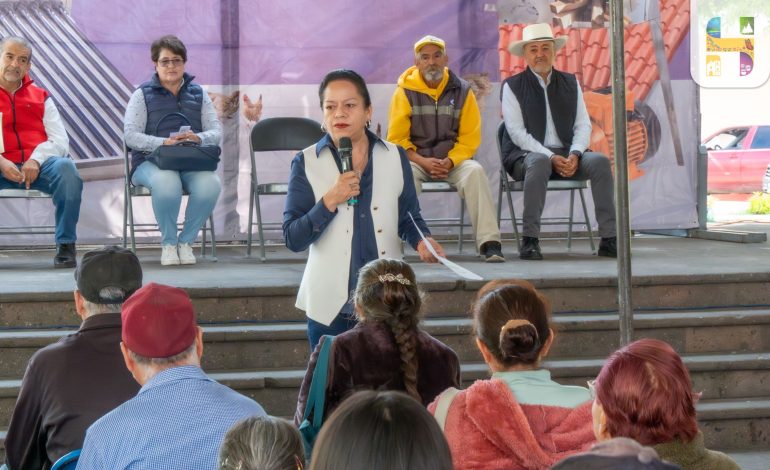 Entrega Jeovana Alcántar apoyos para vivienda a 71 familias de Hidalgo