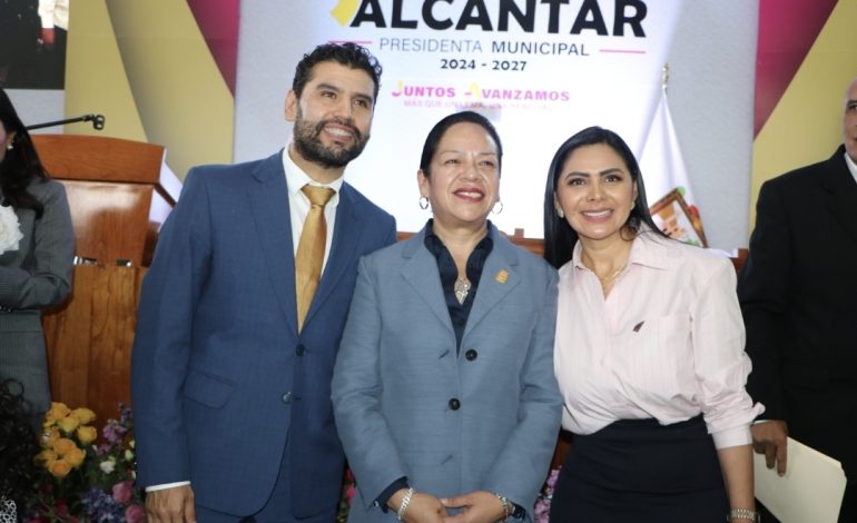 Rinde Jeovana Alcántar su Segundo Informe de Gobierno en el Jardín Municipal de Hidalgo: Destacan más de 300 obras e infraestructura social.