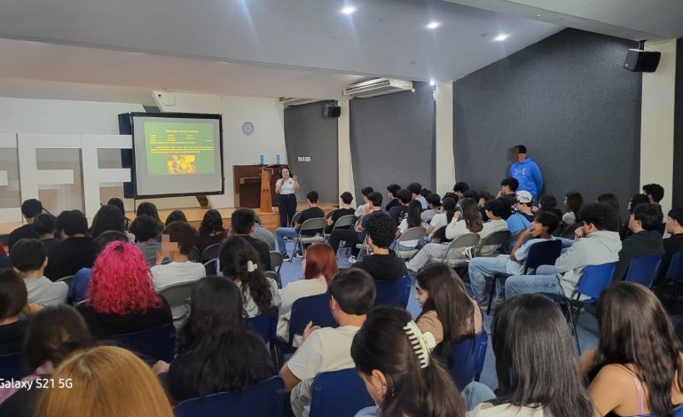Fiscalía General fortalece la prevención de la violencia digital entre estudiantes de preparatoria