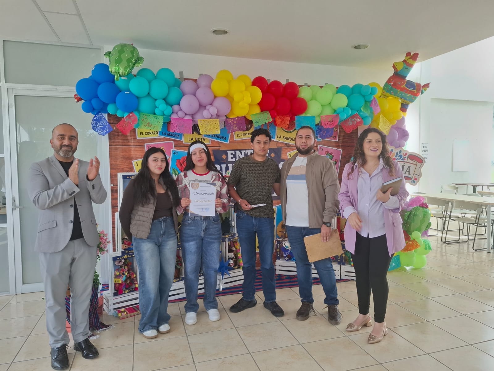 En Unidad Profesional se premio a ganadores de “Entre Burritos y Piñatas”