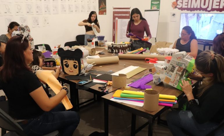 Seimujer impulsa creatividad y autoempleo con taller de piñatas en Morelia