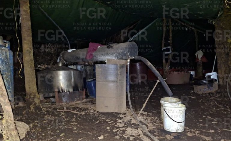 Aseguran laboratorio clandestino y sustancias químicas en Zitácuaro