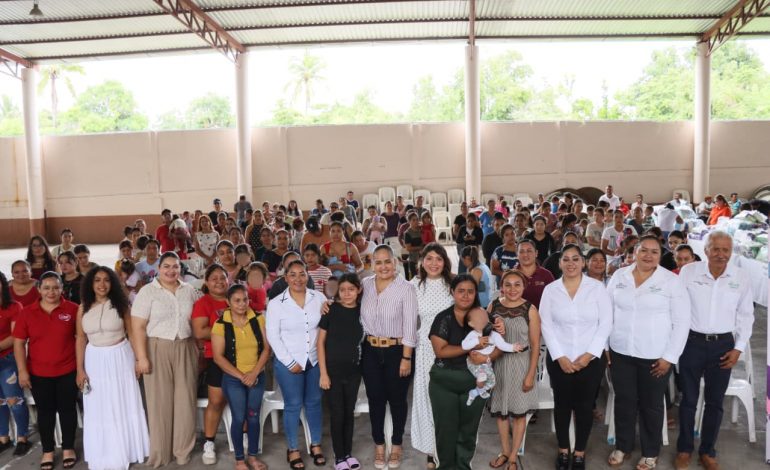 Seimujer entrega más de 10 mil pañales en la caravana Jalo por las Mamás en San Lucas
