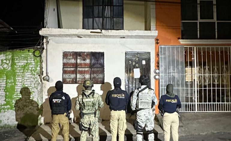 FGE asegura inmueble y 982 dosis de sustancias ilícitas durante cateo en Morelia