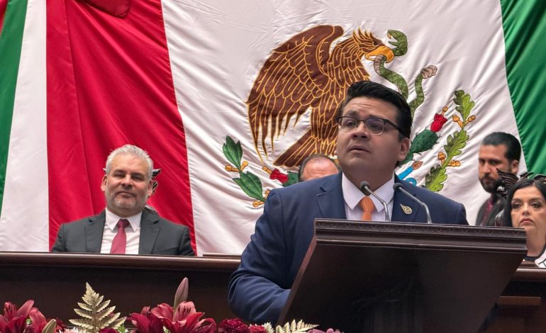 Toño Carreño, al responder al Quinto Informe de Gobierno, pidió un cierre de sexenio en paz para los michoacanos