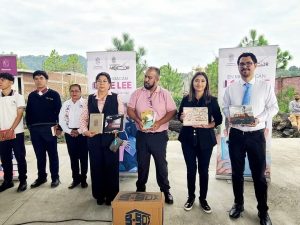 Estrategia “En Michoacán Se Lee” lleva más de 600 libros al Cecytem Uruapan