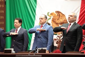 Recibe Congreso del Estado el Quinto Informe de Gobierno del Titular del Ejecutivo