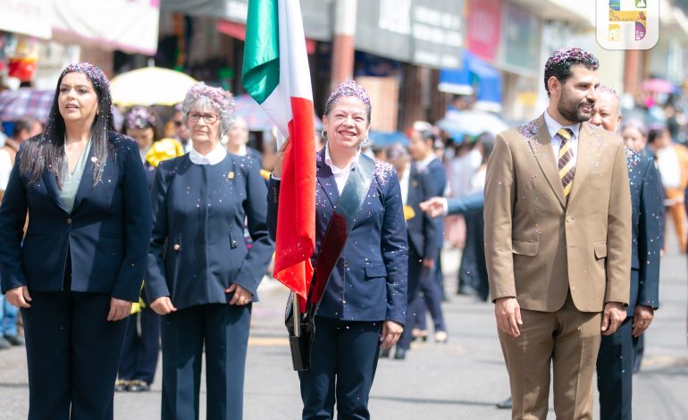 Jeovana Alcántar encabeza acto cívico y desfile por el CCXVI Aniversario de la Independencia