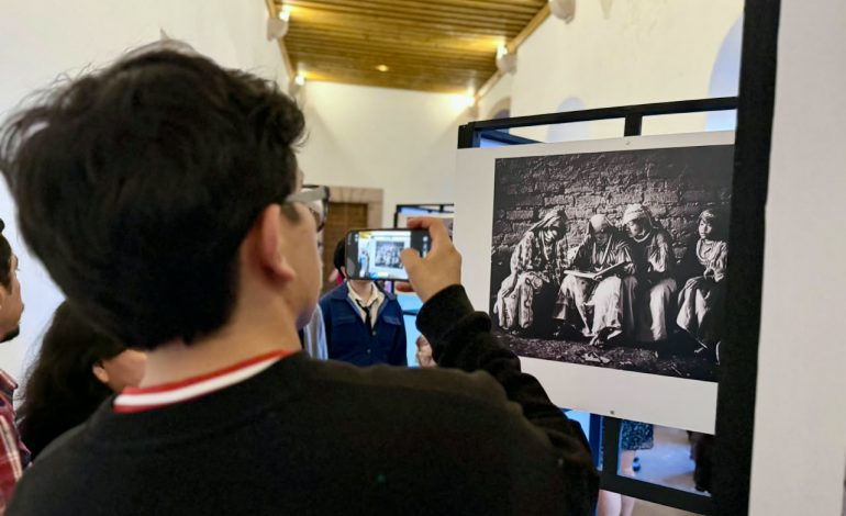Secum invita a descubrir la mirada de 20 fotógrafas con la exposición “Mujeres por Mujeres”