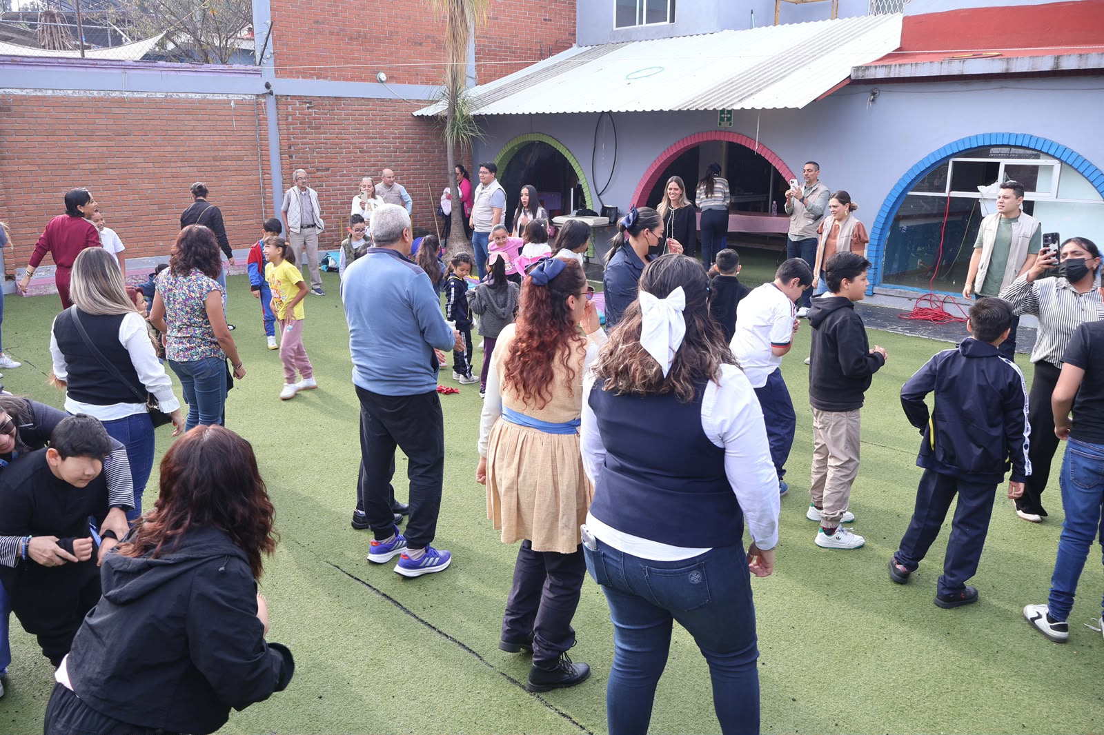 Sipinna lleva herramientas de seguridad digital y convivencia a familias en Morelia