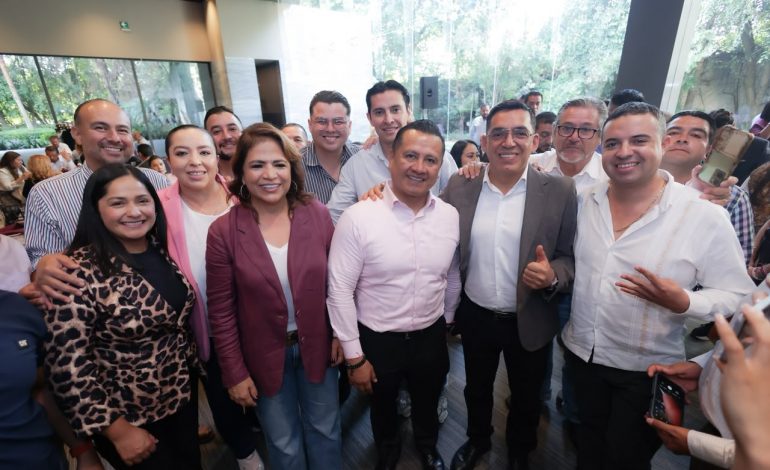 Fabiola Alanís convoca a la unidad del movimiento y cierra filas con el coordinador estatal Carlos Torres Piña