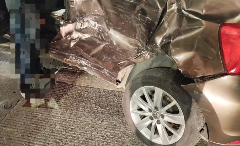 TRAGEDIA EN EL CENTRO DE ZITÁCUARO: MUERE CONDUCTOR TRAS BRUTAL CHOQUE; EL OTRO AUTO SE DIO A LA FUGA