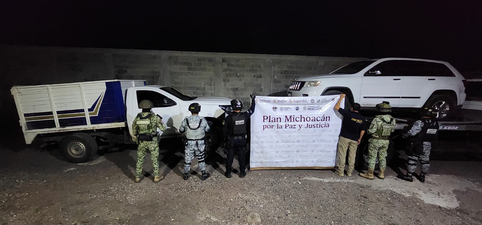 Aseguran armas, equipo táctico y vehículos con blindaje durante cateo en Buenavista.