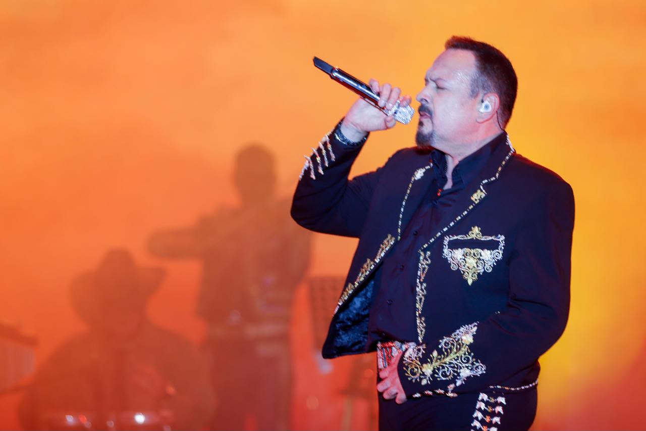 Morelia se viste de patria: miles de voces acompañan a Pepe Aguilar en una noche histórica.