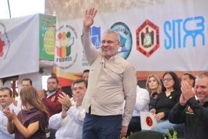 Refrenda Bedolla respaldo a los trabajadores de Michoacán en el XV aniversario de la Catem.