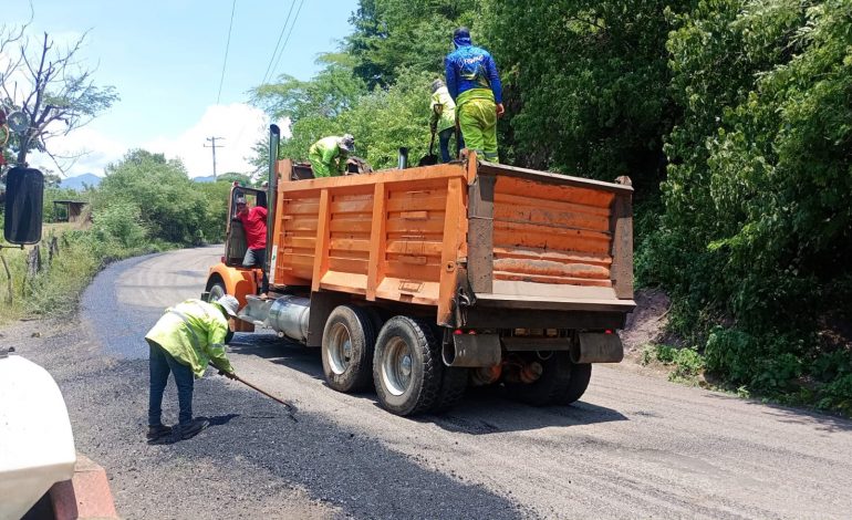 Con 70% de avance, se moderniza el camino El Temazcal-Tzitzio-Papatzindán: Rogelio Zarazúa.