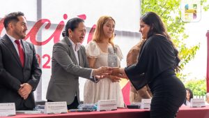 Celebra el ITSCH graduación de más de 230 ingenieros; la alcaldesa Jeovana Alcántar los apadrina.