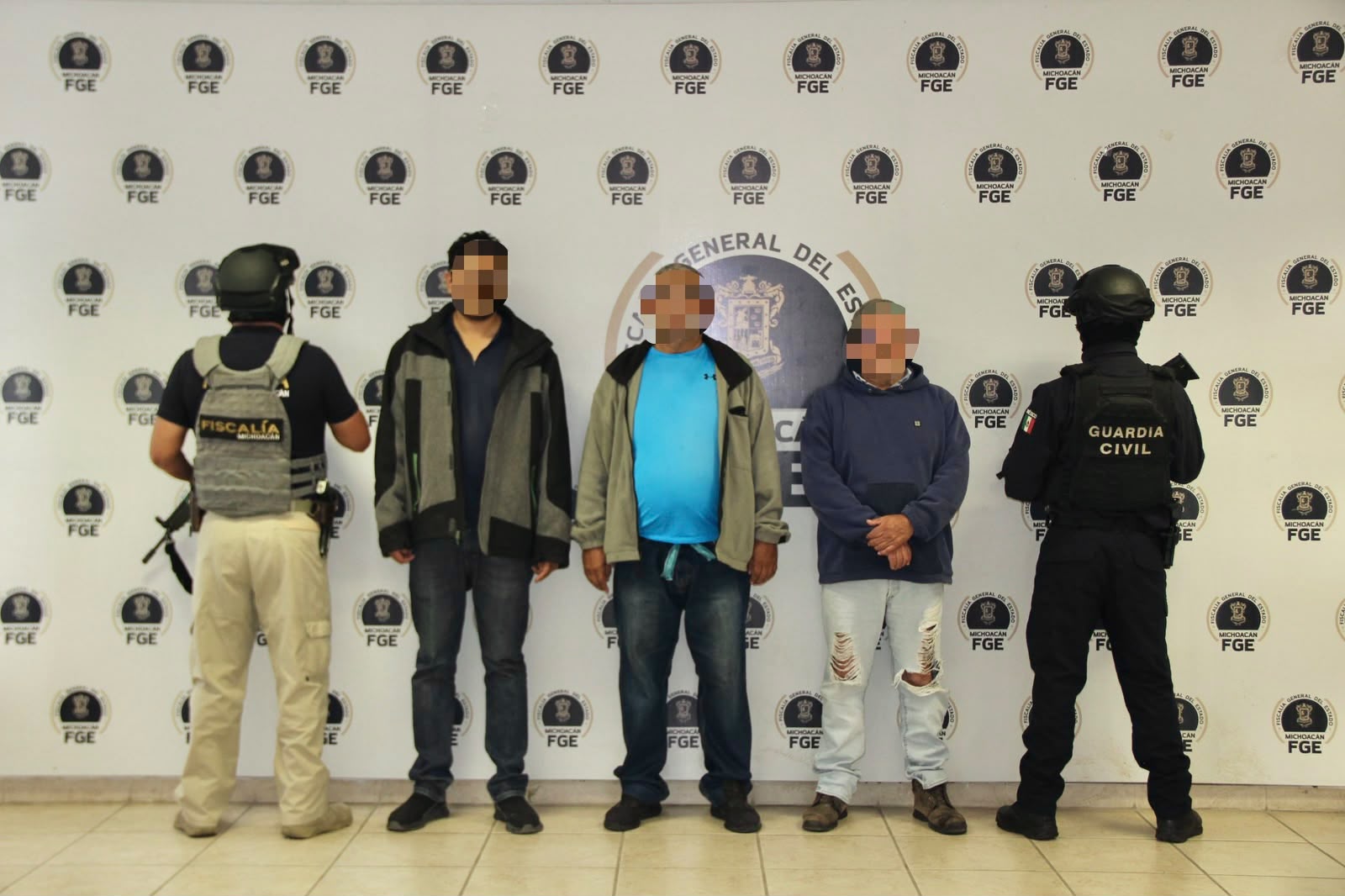 FGE detiene a tres personas por extorsión agravada a transportistas en Morelia