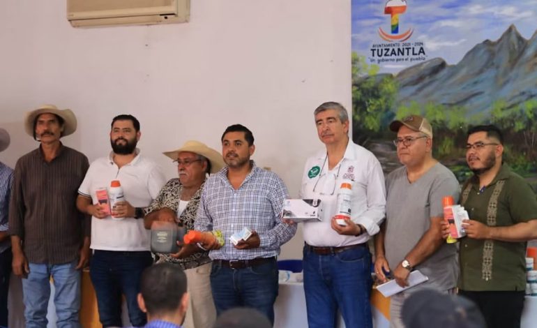 Sader entrega medicamentos contra el Gusano Barrenador a 53 municipios