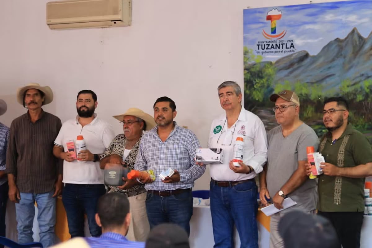 Sader entrega medicamentos contra el Gusano Barrenador a 53 municipios