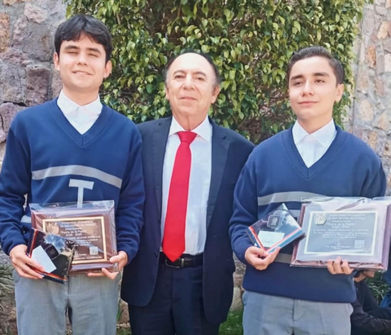 Alumnos de prepa Taximaroa obtienen el «Premio Padre de la Patria»