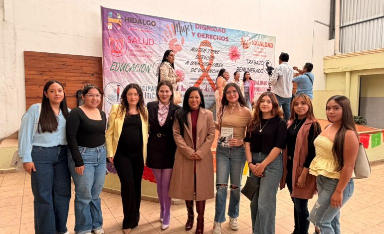 En Unidad Profesional con el tema “Mecanismos de participación política de las mujeres”.