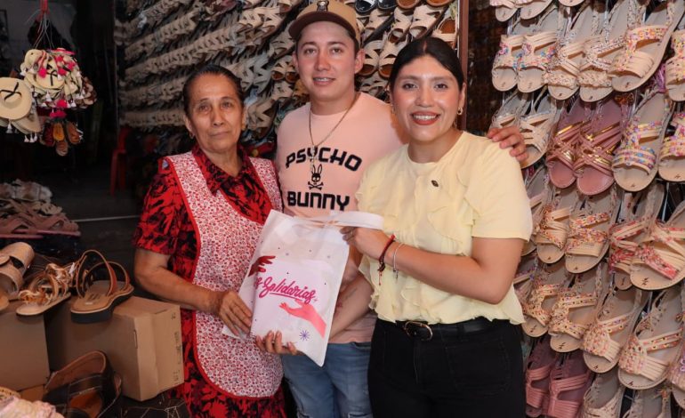 Seimujer entrega terminales de pago a mujeres de Huetamo