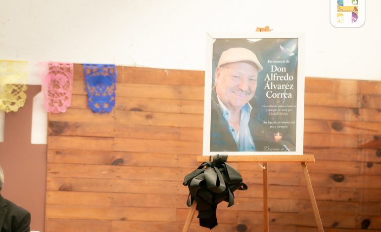 “Su legado nos acompaña”: rinden homenaje y develan placa en memoria de Alfredo Álvarez Correa en Ciudad Hidalgo