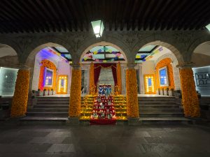 Teatro Mariano Matamoros presenta recorridos especiales de Día de Muertos con arte, tradición y tecnología.