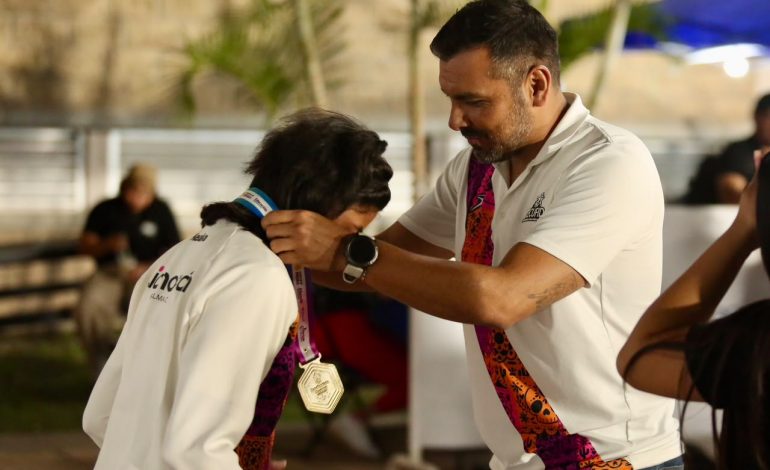 Conquista Kyara Ávalos medalla de oro en impulso de bala en la Paralimpiada Nacional
