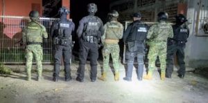 Detienen en Colima a tres presuntos implicados en explosión de vehículo en Coahuayana
