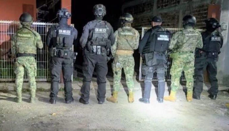Detienen en Colima a tres presuntos implicados en explosión de vehículo en Coahuayana