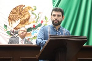 Pide Octavio Ocampo proteger actividad artesanal y mejorar el nivel de vida de los artesanos michoacanos