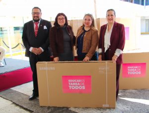 Entrega SEE 150 pantallas como parte de la renovación tecnológica