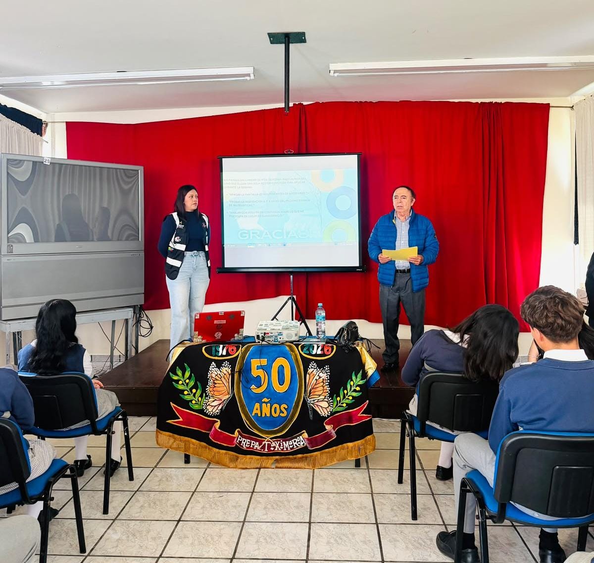 En Prepa Taximaroa imparten conferencias sobre salud mental y emocional
