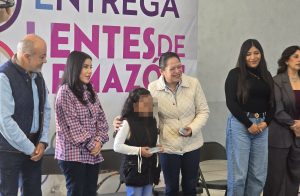 Jeovana Alcántar encabeza entrega de más de 260 lentes graduados; “Las necesidades de nuestra gente no tienen color político”