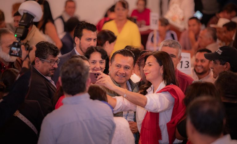 Gaby Molina llama a cerrar filas con Carlos Torres Piña rumbo a 2027
