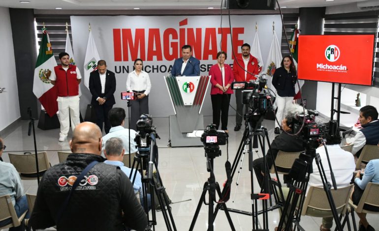 Denuncia Memo Valencia corrupción en la construcción del IMSS de Uruapan por la empresa CreaMedic