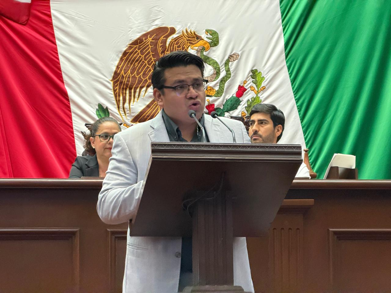 A propuesta de Toño Carreño, se aprueba reforma para atención integral de Lupus