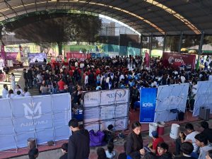 Más de mil 800 jóvenes de Uruapan exploraron su futuro profesional en ExpoUnis 2026