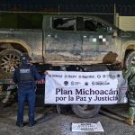 Aseguran armas y vehículos con insignias de grupo delictivo en Zinapécuaro e Indaparapeo