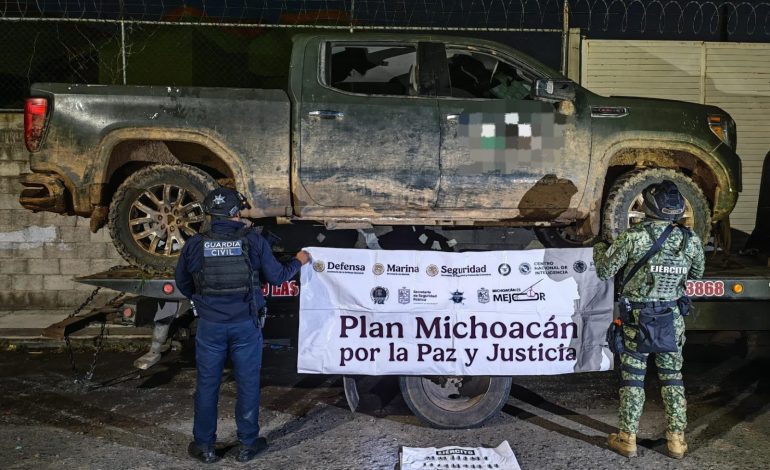 Aseguran armas y vehículos con insignias de grupo delictivo en Zinapécuaro e Indaparapeo