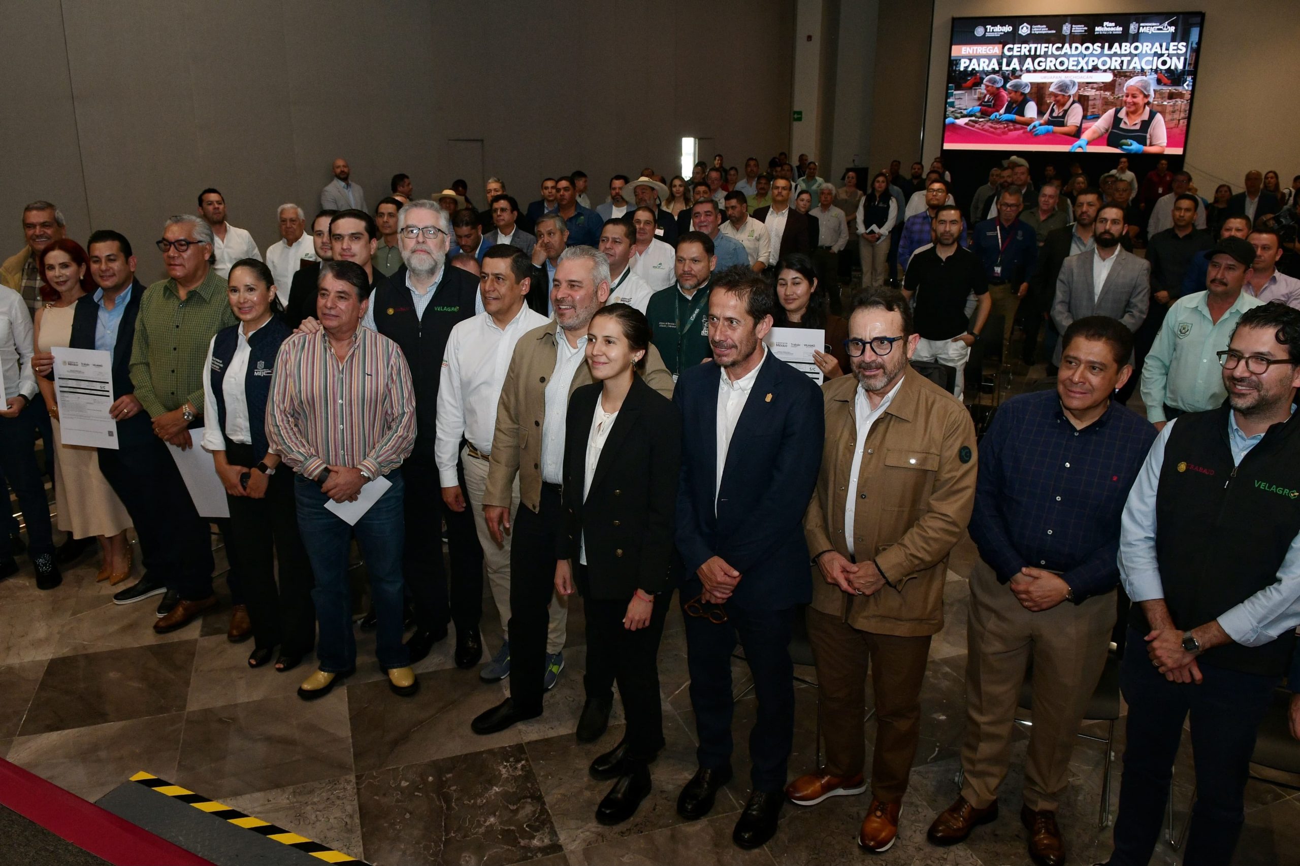 Michoacán impulsa el trabajo digno y la seguridad social en el sector aguacatero