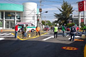 Morelia refuerza la seguridad vial con acciones de balizamiento en avenida Lázaro Cárdenas